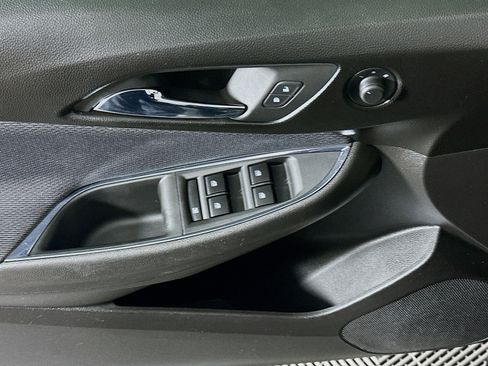 Used 2018 Chevrolet Cruze LT w/ Convenience Package image 15