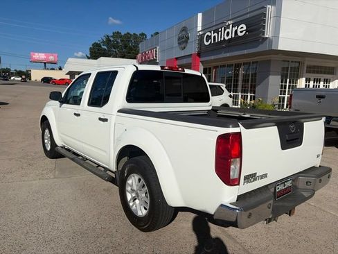 Used 2014 Nissan Frontier SV w/ SV Value Truck Package RWD image 8