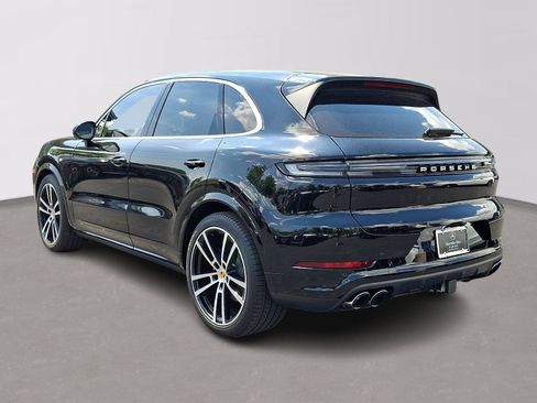Used 2024 Porsche Cayenne S AWD/4WD image 6