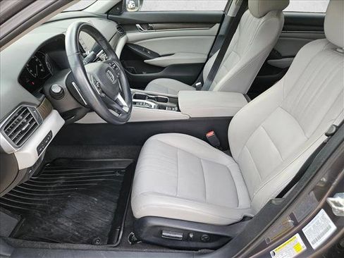 Used 2018 Honda Accord Touring image 16