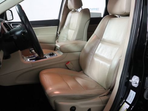 Used 2017 Jeep Grand Cherokee Limited image 22