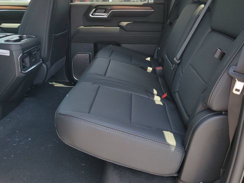 New 2026 GMC Sierra 3500 Denali w/ Denali Reserve Package AWD/4WD image 7