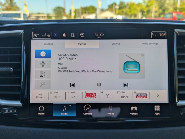 Used 2024 Chrysler Pacifica Touring-L FWD image 25