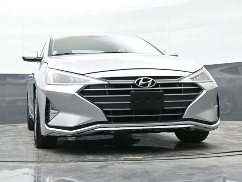 Used 2019 Hyundai Elantra SEL image 38