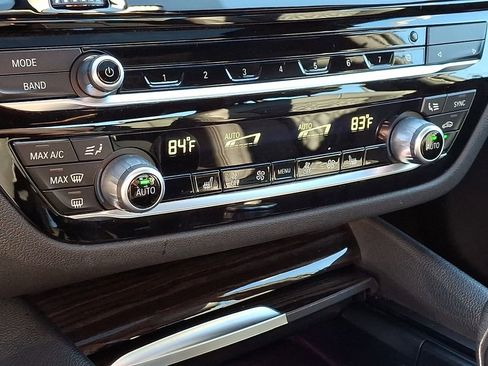 Used 2023 BMW 530e xDrive image 16