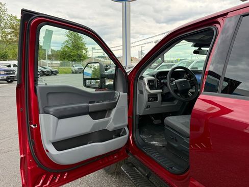 New 2026 Ford F250 4x4 Crew Cab Super Duty image 9