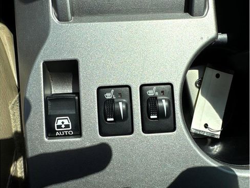 Used 2013 Toyota 4Runner Limited image 21