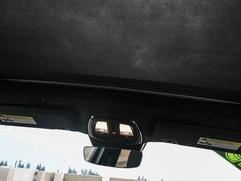 Used 2023 Volvo XC40 Recharge Plus image 28