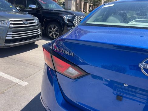 Used 2025 Nissan Altima 2.5 SV image 4