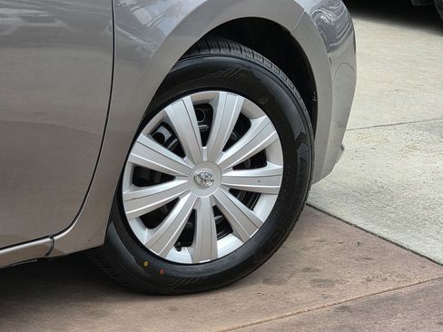 Used 2016 Toyota Corolla LE FWD image 13