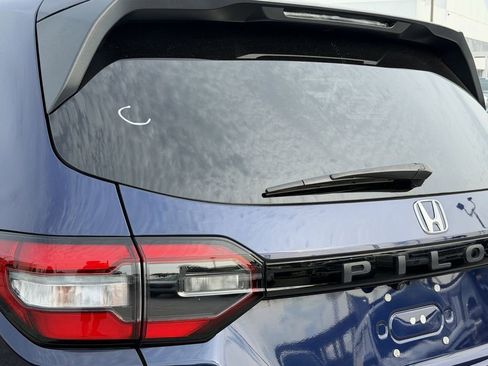 Used 2025 Honda Pilot EX-L image 11