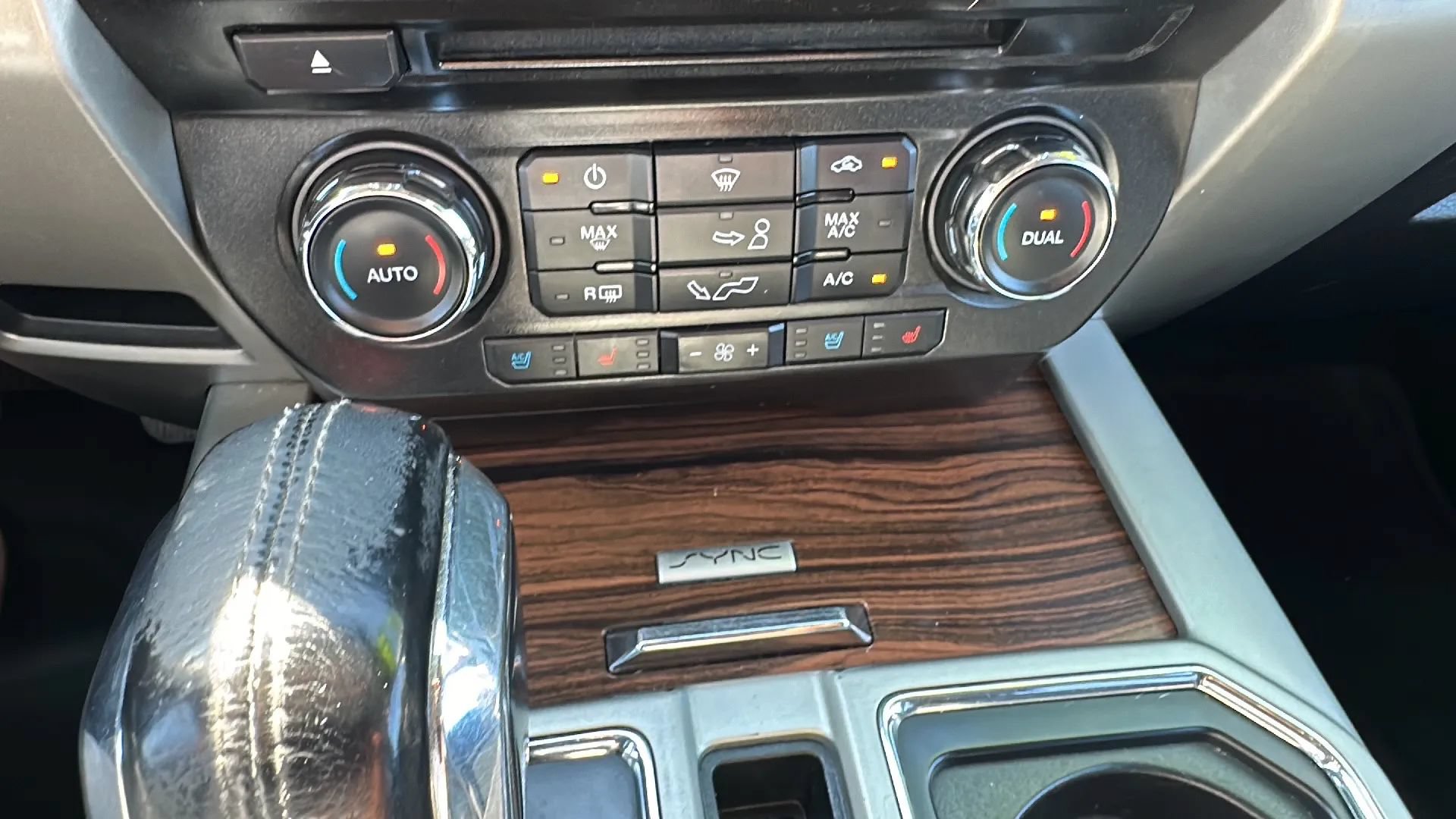 Used 2015 Ford F150 Lariat AWD/4WD image 15