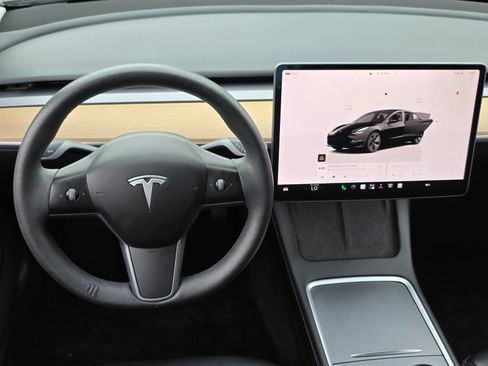 Used 2023 Tesla Model 3 Standard Range RWD image 15