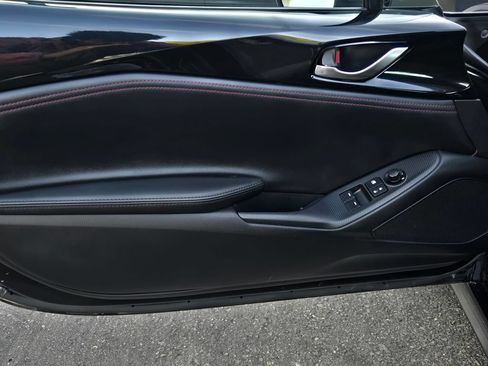 Used 2017 MAZDA MX-5 Miata RF Club RWD image 11