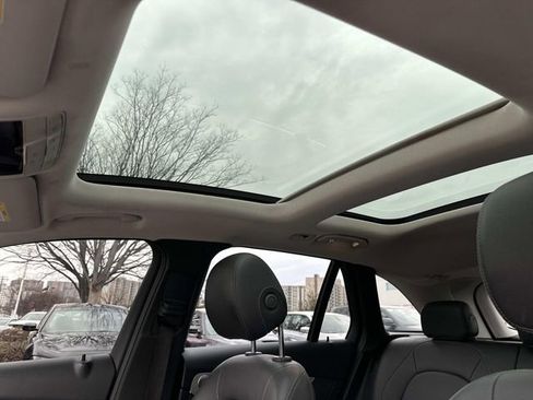 Used 2020 Mercedes-Benz GLC 300 image 17