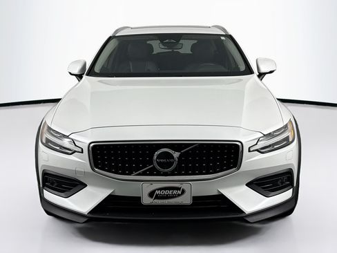 Used 2023 Volvo V60 B5 Cross Country Plus AWD/4WD image 7