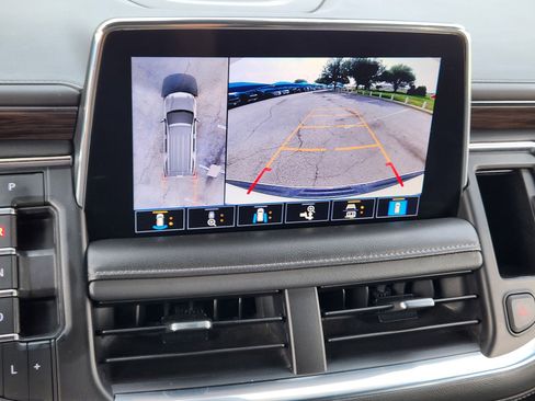 Used 2021 Chevrolet Tahoe Z71 w/ Z71 Signature Package AWD/4WD image 8