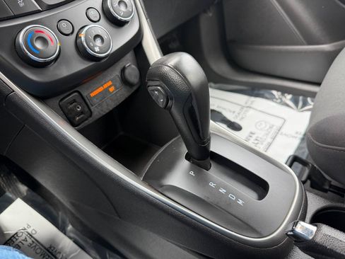 Used 2018 Chevrolet Trax LS AWD/4WD image 40