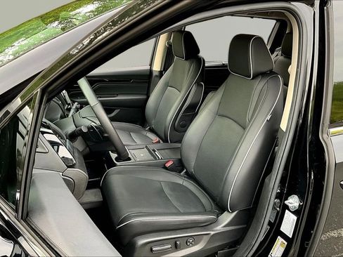 Used 2025 Honda Odyssey Elite image 17