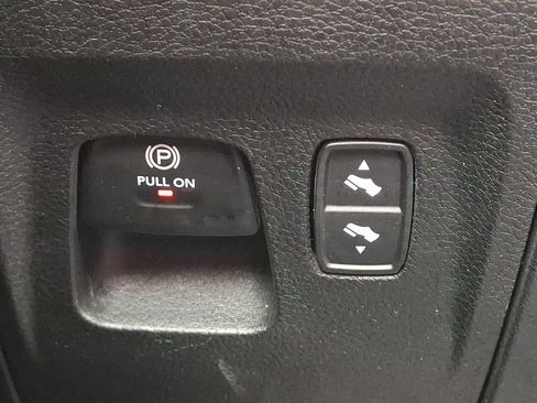 Used 2022 RAM 1500 Big Horn AWD/4WD image 25
