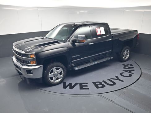 Used 2015 Chevrolet Silverado 2500 LTZ w/ LTZ Plus Package image 12