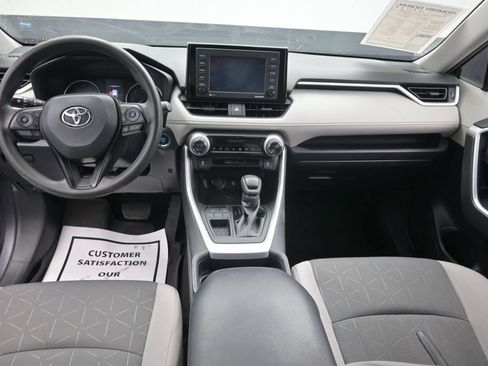 Used 2021 Toyota RAV4 XLE FWD image 17