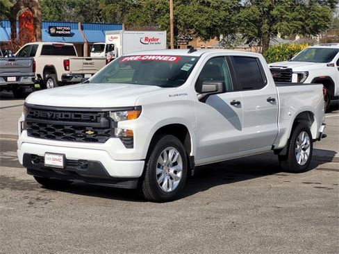 Used 2022 Chevrolet Silverado 1500 Custom image 3