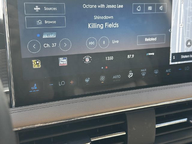 Certified 2023 Lincoln Corsair AWD w/ Equipment Group 101A image 23