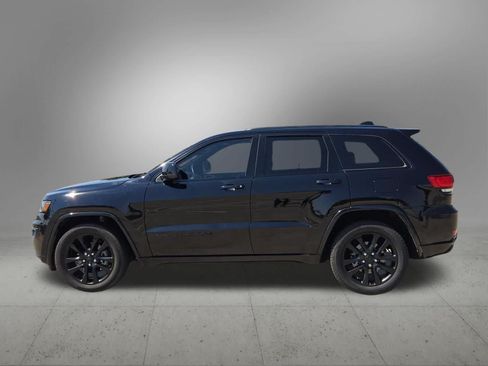Used 2019 Jeep Grand Cherokee Altitude RWD image 3
