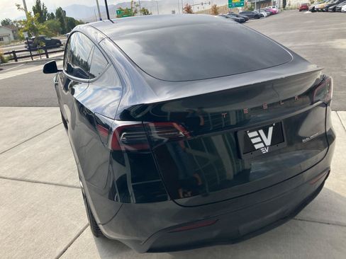 Used 2023 Tesla Model Y Performance AWD/4WD image 5