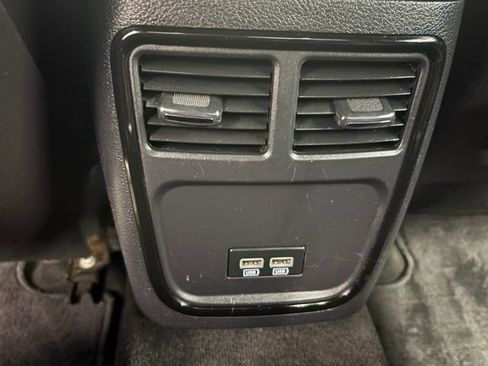 Used 2015 Chrysler 300 S RWD image 10