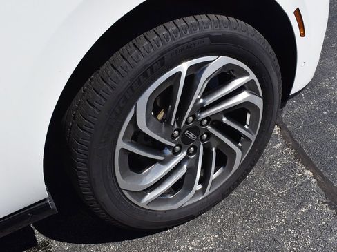 Used 2025 Lincoln Navigator L Reserve AWD/4WD image 11