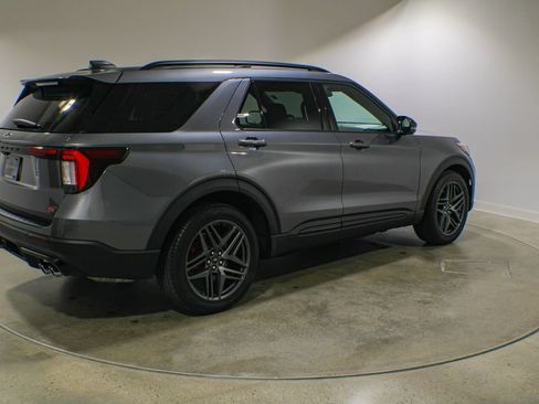 Used 2025 Ford Explorer ST AWD/4WD image 6