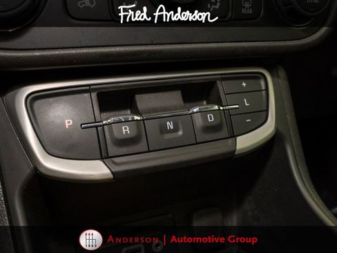 Used 2023 GMC Terrain SLT AWD/4WD image 16