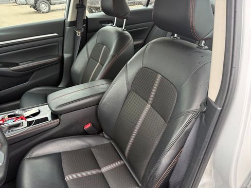 Used 2025 Nissan Altima 2.5 SR image 10