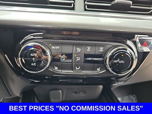 New 2026 Chevrolet Trax LT w/ Sunroof Package FWD image 20