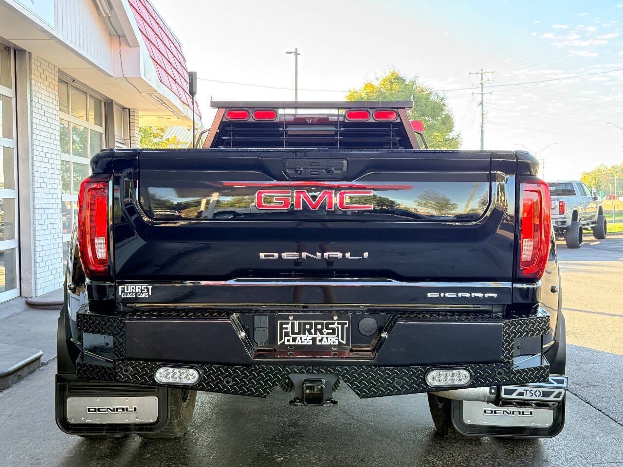 Used 2022 GMC Sierra 3500 Denali w/ Denali Ultimate Package AWD/4WD image 4