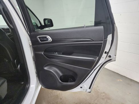 Used 2019 Jeep Grand Cherokee Altitude RWD image 29