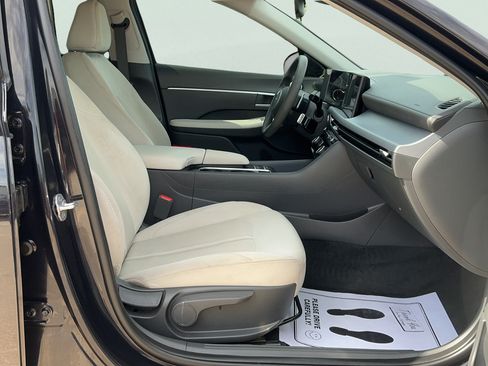 Used 2025 Hyundai Sonata SEL FWD image 11