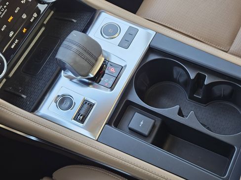 Used 2022 Jaguar F-PACE S image 22