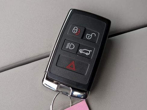 Certified 2025 Land Rover Range Rover Evoque Dynamic SE image 36