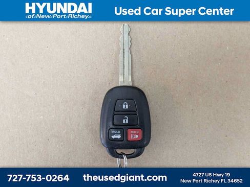 Used 2015 Toyota Corolla LE FWD image 28