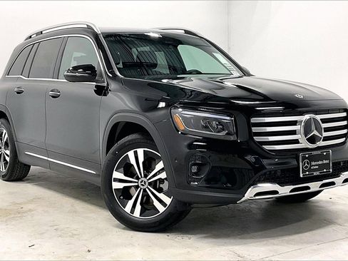 New 2025 Mercedes-Benz GLB 250 4MATIC image 1