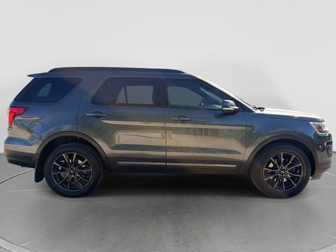 Used 2019 Ford Explorer XLT w/ Equipment Group 202A AWD/4WD image 8