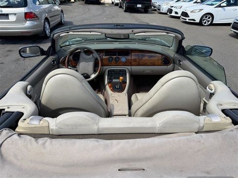 Used 2000 Jaguar XK8 Convertible image 9