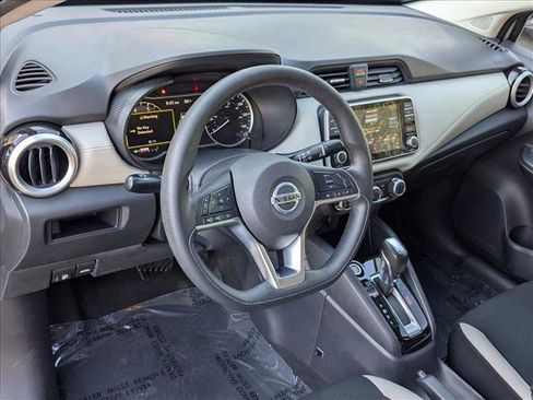 Used 2020 Nissan Versa SV image 10