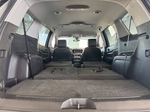 Used 2019 GMC Acadia SLT image 34