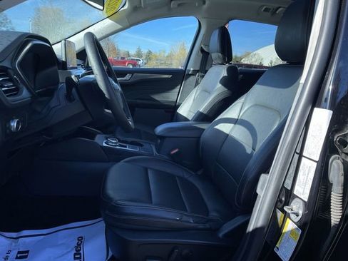 Used 2022 Ford Escape Titanium w/ Class II Trailer Tow Package image 21