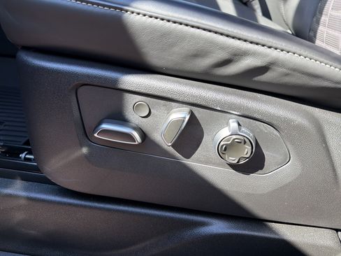 Used 2025 Cadillac Escalade V AWD/4WD image 12