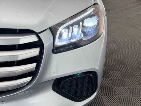 Used 2024 Mercedes-Benz GLS 450 4MATIC image 10